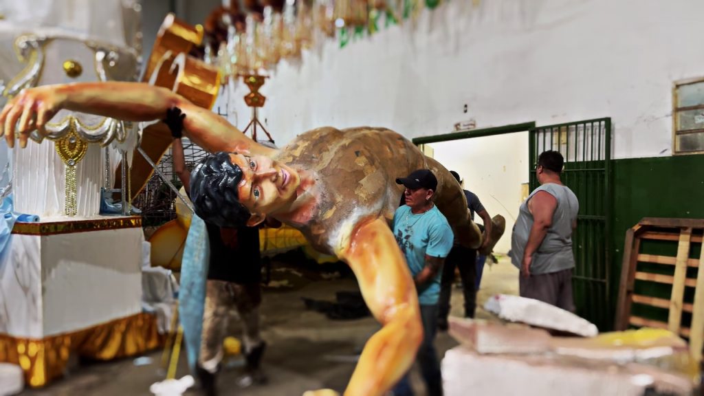 Um mergulho nos bastidores da Aparecida: Trailer de documentário revela o lado invisível do carnaval amazonense 1 WhatsApp Image 2025 07 09 at 18.58.52